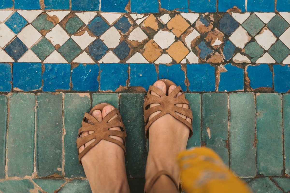 You are currently viewing How to clean different types of floor tiles